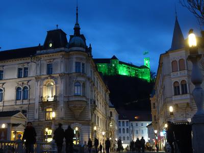 Množičen shod proti korupciji v Ljubljani. To je znano.
