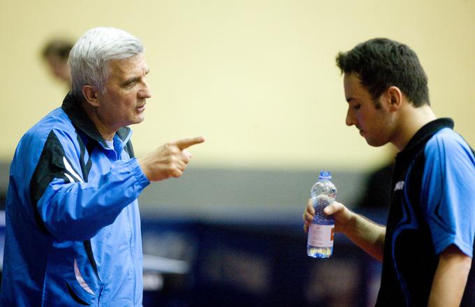 Še vedno upošteva nasvete, ki mu jih daje oče Miroslav Tokić, izkušeni trener in strokovnjak namiznega tenisa. | Foto: Vid Ponikvar