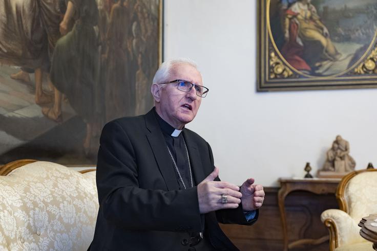 "Verjamem, da bo, kolikor bo le v njegovi moči, spodbujal vse pristojne ustanove, da bodo delovale v skladu s sprejetimi normami in predpisi," je o delovanju papeža Leonu XIV. in njegovem prizadevanju za ničelno toleranco do spolnih prestopkov jasen Zore. | Foto: Ana Kovač