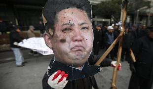 Kim Džong Un južni sosedi grozi z neusmiljenim napadom