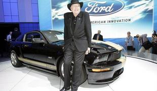 Umrl je Carroll Shelby