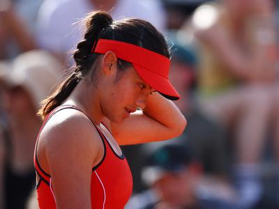 Slabe novice: Raducanu zaradi poškodbe odpovedala Wimbledon