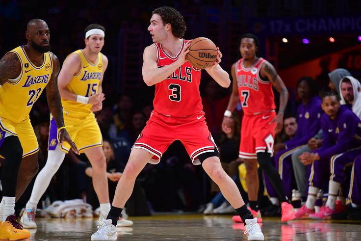 Avstralec Josh Giddey je povzročal največ preglavic Lakersom. Podelil je kar 15 asistenc, za tri točke pa zadel šest od devetih metov. | Foto: Reuters