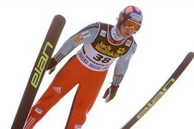 Slovenski skakalci padli v luknjo