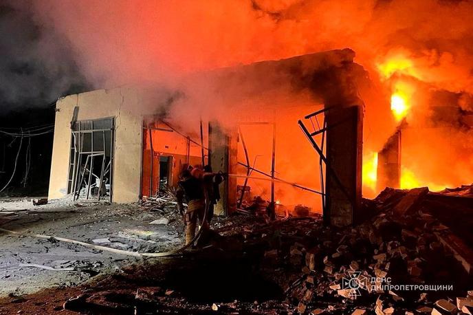 Krivi Rog Ukrajina | Napadi naj bi bili usmerjeni v različne regije, vključno s prestolnico Kijev, kjer je bila ubita ženska. | Foto Reuters