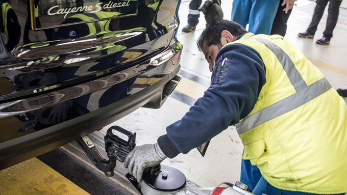 Porsche Cayenne vlekel Air Franca Airbus A380 - rekord | Foto: Porsche