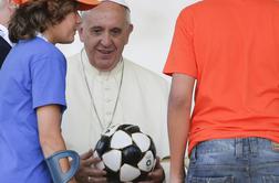 Papež odločno proti mehkim drogam