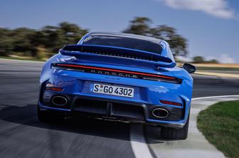 Porsche še enkrat poudarja strategijo: manj prodaje, več ekskluzivnosti