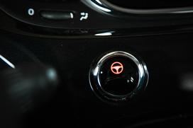 Fiat 500 1.2 8V lounge - šik mestni malček s posluhom za visoko modo