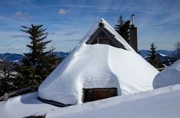 Idilični zimski pohod, ob poti pa kar štiri planinske koče #video
