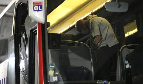 Vse več nasilja: devet aretacij po kamenjanju Lyonovega avtobusa #video