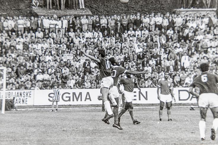 Stadion za Bežigradom je ob nastopih Olimpije v zvezni jugoslovanski ligi pokal po šivih. Podobno pa je bilo tudi drugje ... | Foto: Osebni arhiv