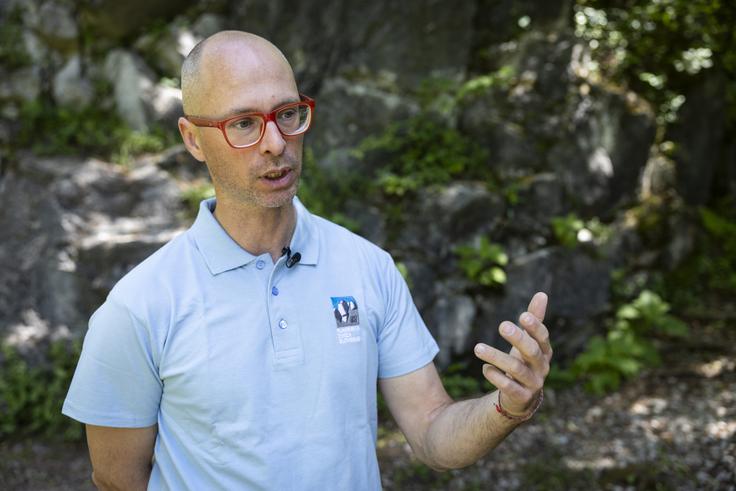 Če v zimskem času v hribe nismo hodili, začnimo spet postopoma. "S kakšno manj zahtevno turo. Gremo postopoma, po nekem načelu piramide," je svetoval Toni. | Foto: Bojan Puhek