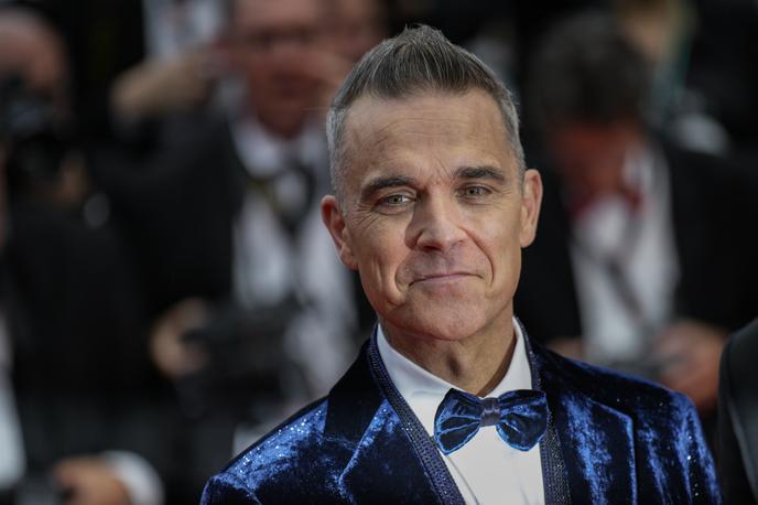 Robbie Williams | 49-letni Robbie Williams je trezen že 20 let, naučil pa se je tudi sprejeti samega sebe. | Foto Guliverimage