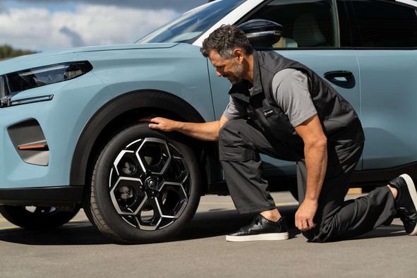 Ko ceste pobeli slana, je čas za preobutev