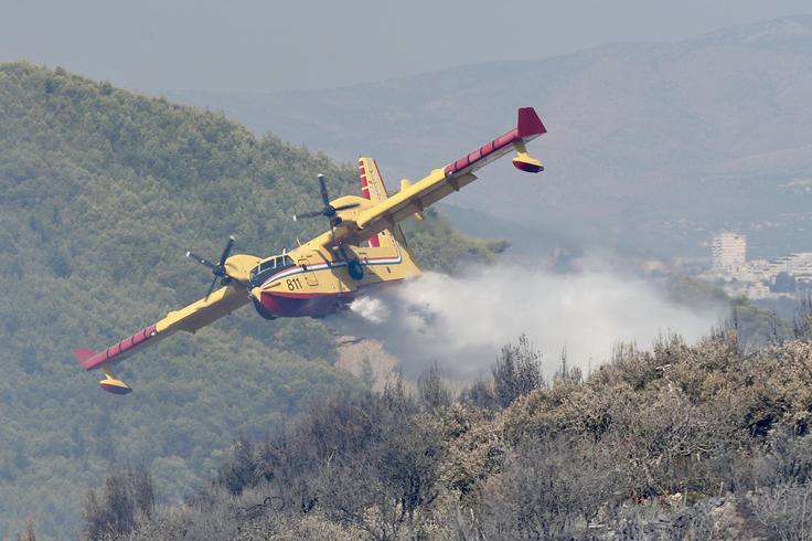 Pomoč iz zraka.  | Foto: Pixsell/Ivo Cagalj
