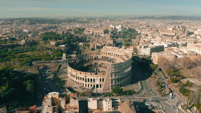 Rimski Kolosej, ki velja tudi za eno izmed sedmih čudes sveta, so začeli pod cesarjem Vespazijanom graditi leta 72 po Kr. (našega štetja) in ga pod njegovim naslednikom Titusom končali leta 80. | Foto: Shutterstock