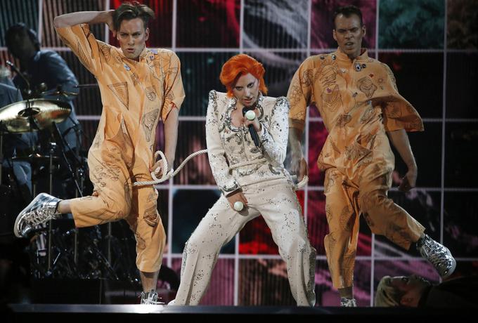 Ob polčasu bo nastopila Lady GaGa.   | Foto: Reuters