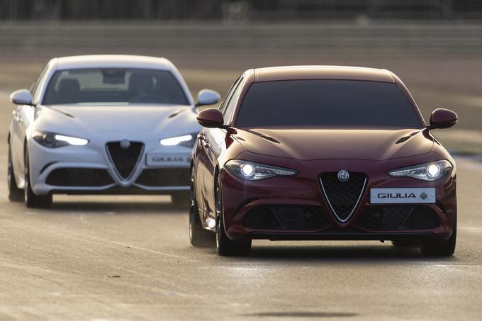 Obujena giulia buri domišljijo ljubiteljev znamke Alfa Romeo, ki je imela še v začetku leta v ponudbi komaj dva modela. Zdaj se spet postavlja na noge in naslednje novosti napoveduje že za naslednje leto. Poslovni uspeh Alfe Romeo bo v precejšnji meri odvisen prav od giulie. | Foto: Alfa Romeo