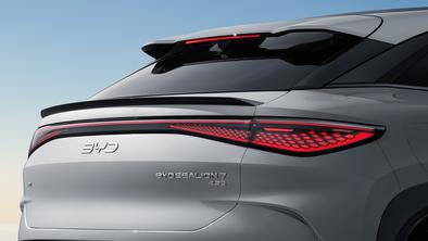 Kitajci spet z novim rekordom in mejnikom: v enem mesecu več kot milijon električnih