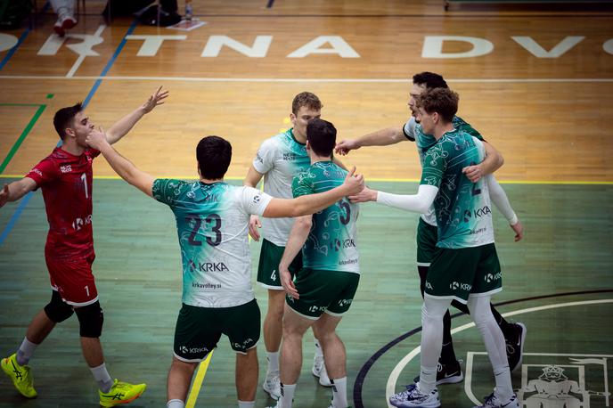 OK Krka Novo mesto | Novomeščani so vodilnemu ACH Volleyju odvzeli niz tudi v domačem prvenstvu. | Foto Simon Vesel/MOK Krka