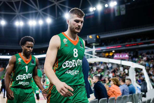 Težave v taboru Cedevite Olimpije, v nedeljo ne bo derbija