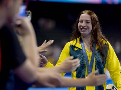 Mollie O'Callaghan svetovni rekord na 200 prosto