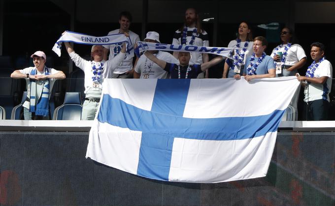 Na Finskem so nazadnje našteli 436 okužb, razlog pa naj bi bilo potovanje navijačev na tekmo svoje reprezentance v St. Peterburg, od koder naj bi na Finsko prinesli okužbe.  | Foto: Reuters