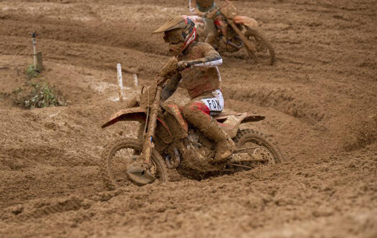 Ruben Fernandez Honda Agueda | Blatne razmere so bile v Aguedi že v soboto, v nedeljo je nov dež še bolj namočil glineno podlago. | Foto Honda Racing/ShotbyBavo