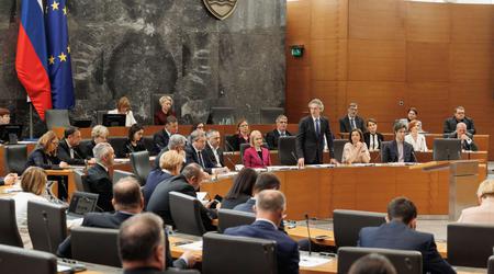 DZ prihodnji teden o pokojninski reformi in obrambni resoluciji
