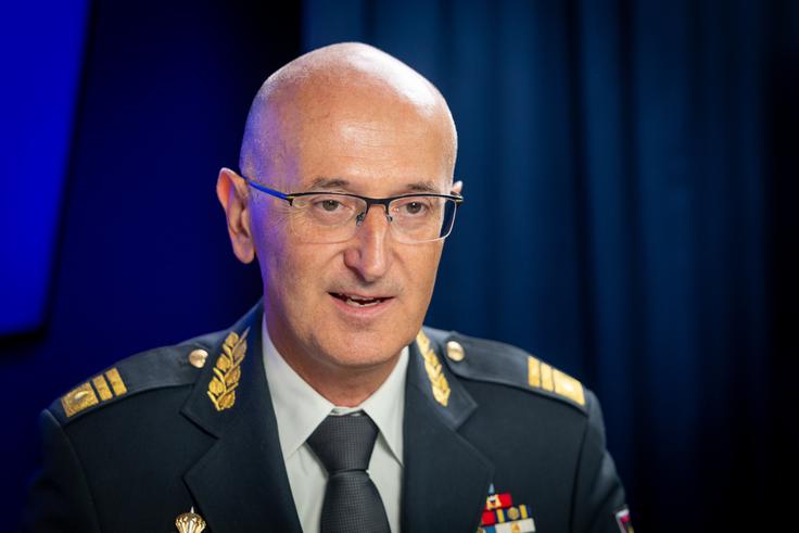 Božič opozarja, da bi dopuščanje velikim državam, da brez posledic jemljejo tuja ozemlja, ustvarilo nevaren precedens – še posebej za male države, kot je Slovenija, ki so bile v zgodovini pogosto na udaru takšnih logik. | Foto: Gaja Hanuna