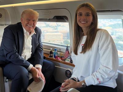 Kai Trump ima svojo modno linijo, pri promociji ji pomaga tudi dedek