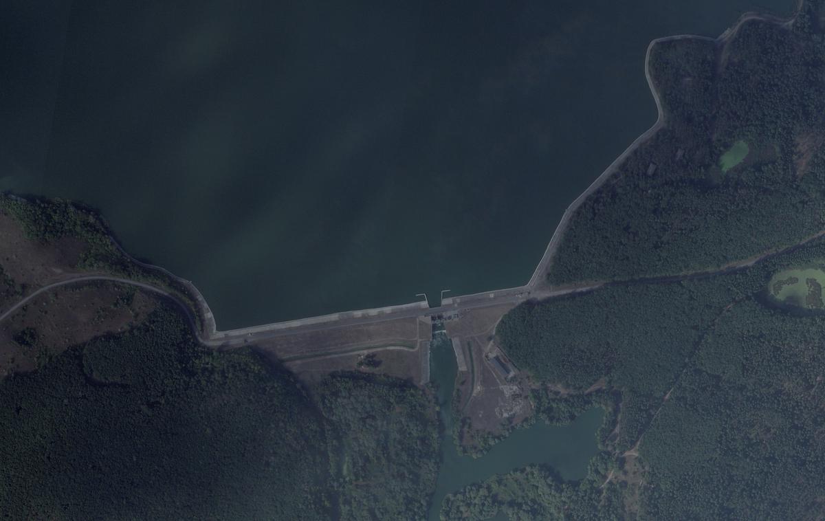 Jez v regiji Belgorod, Rusija | Poveljnik ukrajinske enote za brezpilotne letalnike Robert Brovdi je v nedeljo potrdil napade na jez. | Foto Reuters