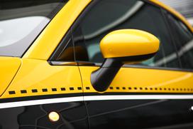 Fiat 500 1.2 8V lounge - šik mestni malček s posluhom za visoko modo