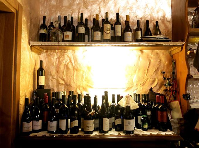 Vinska ponudba je korektna in zaobjema vse najboljše, kar lahko ponudbi hrvaška Istra. | Foto: Miha First