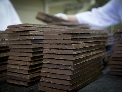 Znani proizvajelec čokolade bo prvič v 110-letni zgodovini odpuščal