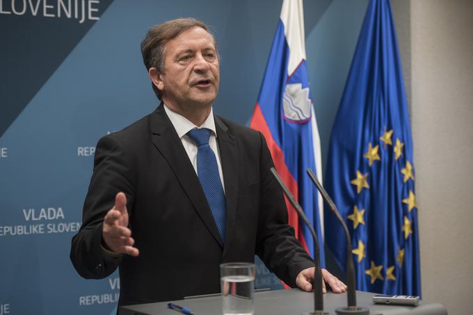 Zunanji minister Erjavec je napovedal, da bo Slovenija Hrvaški predlog sporazuma o ustanovitvi dveh komisij, potrebnih za to, da lahko Hrvaška sodeluje pri implementaciji razsodbe. | Foto: STA ,