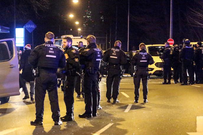 Napoli Eintracht Frankfurt navijači | Policija je s hitrim posredovanjem preprečila nadaljnje izgrede. | Foto Guliverimage