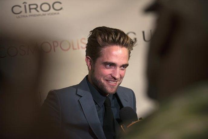 Robert Pattinson prvič po škandalu na rdeči preprogi