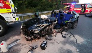 V hudi prometni nesreči umrla 25-letnica