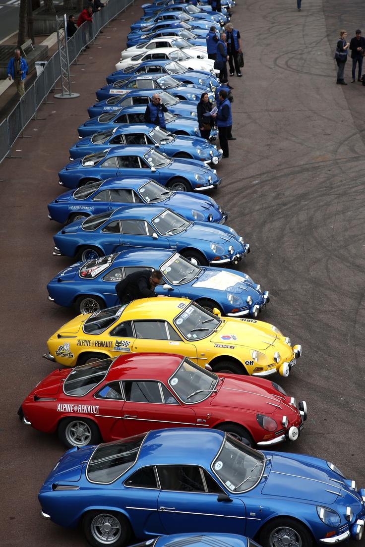 Originalna renault alpine A110 je zelo priljubljen in cenjen starodobni avtomobil. | Foto: Reuters