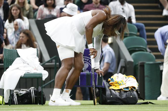 Serena Williams ni turnirja niti dobro začela, ko se je že morala v solzah posloviti. | Foto: Guliverimage/Vladimir Fedorenko