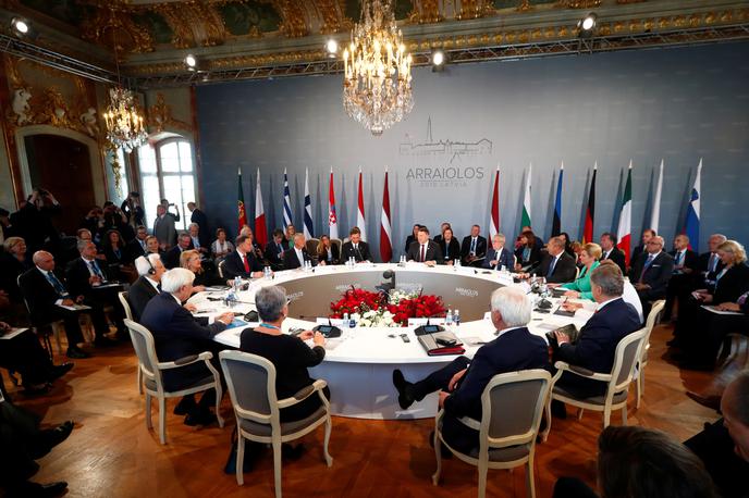 Arraiolos skupina predsedniki držav članic EU | Predsedniki se srečujejo enkrat letno v eni od sodelujočih držav, Slovenija na srečanjih sodeluje od leta 2011. | Foto Reuters
