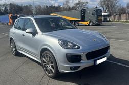 26-letnemu Slovencu zasegli ukradeno vozilo porsche cayenne