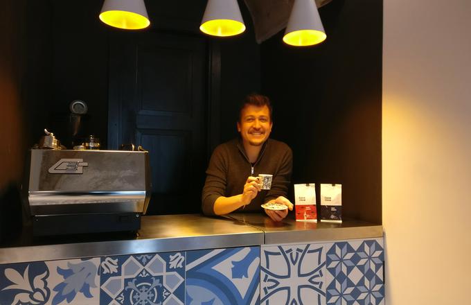 Tina in Alexander želita pestrost kolumbijske kave predstaviti tudi Slovencem, zato v Ljubljani odpirata svojo prodajalnico. | Foto: Siol.net/ A. P. K.