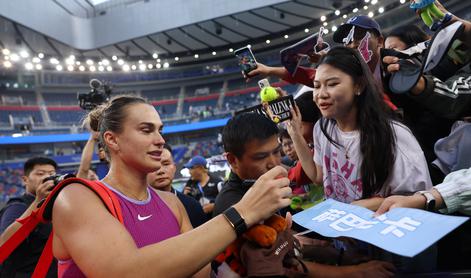 Sabalenka zanesljivo v polfinale Wuhana. Fritz čaka na dvoboj Đokovića in Čeha.