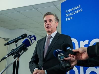 Golob: Vsak državljan bo dobil brezplačen dostop do orodij umetne inteligence