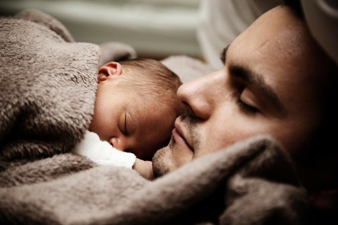 Ne pričakujte, da bo dojenček spal osem ur skupaj - čas, ko spi, tudi sami izkoristite za počitek. | Foto: Pixabay