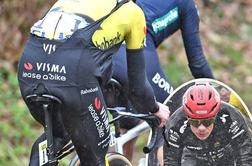 Ozadje Jonasovega modnega eksperimenta: hlače so bile pripravljene na trganje #video