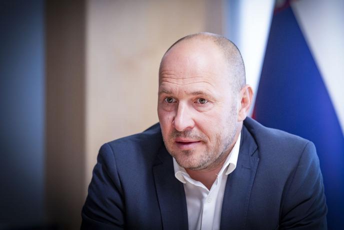 Vrtovec: To je rušenje desnosredinske vlade